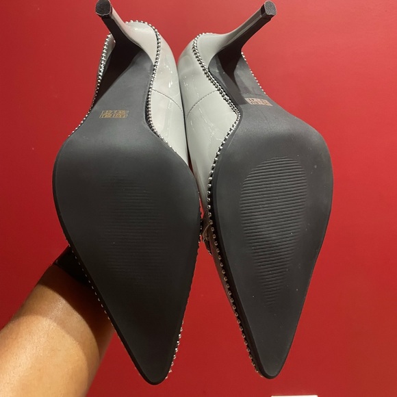 Heels - Picture 3 of 5